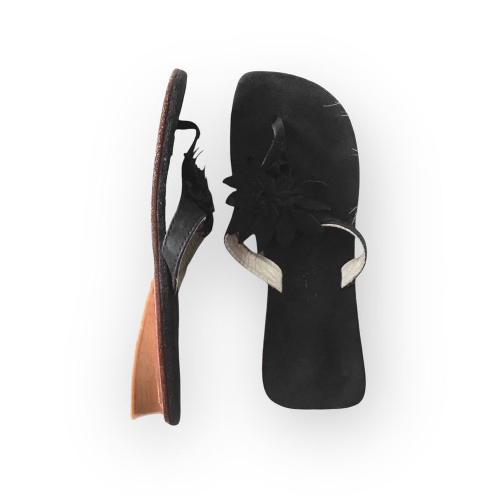 Nordstrom 𑁍 Girl’s Suede 3D Flower Thong Wood Wedge Sandals 𑁍 Black 𑁍 11.5 29 EU